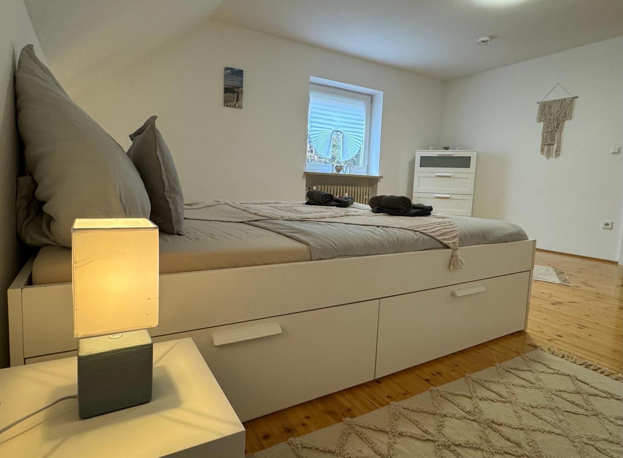 Apartamento Fewo Boho 110 Qm Mit Bergblick 3 Min Bahnhof Laufen Exterior foto