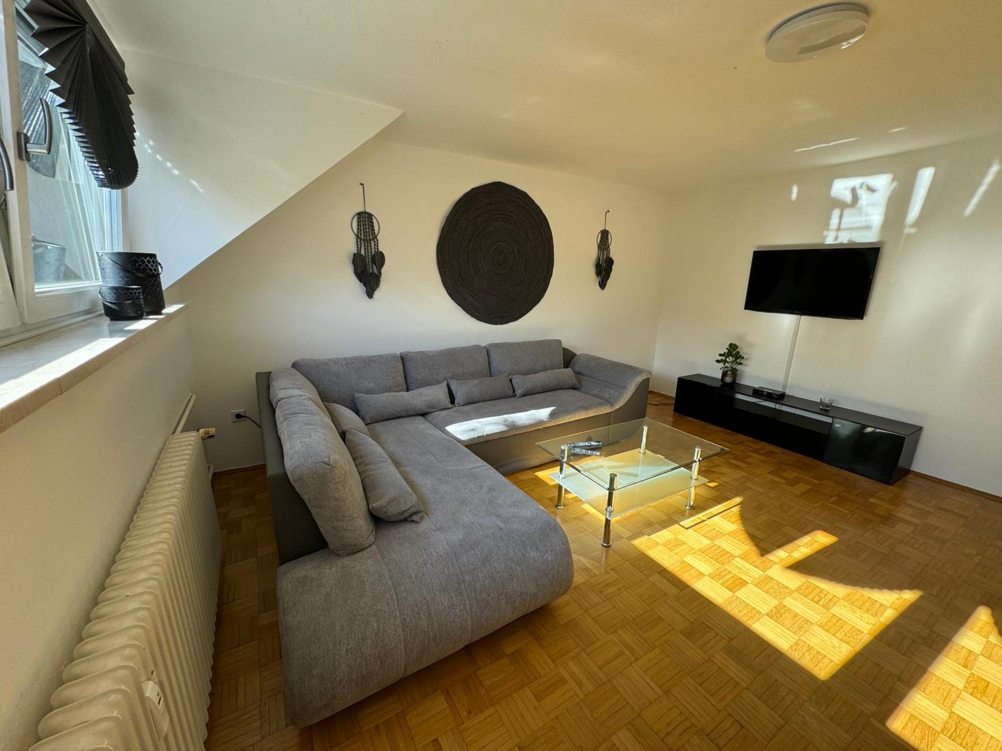 Apartamento Fewo Boho 110 Qm Mit Bergblick 3 Min Bahnhof Laufen Exterior foto