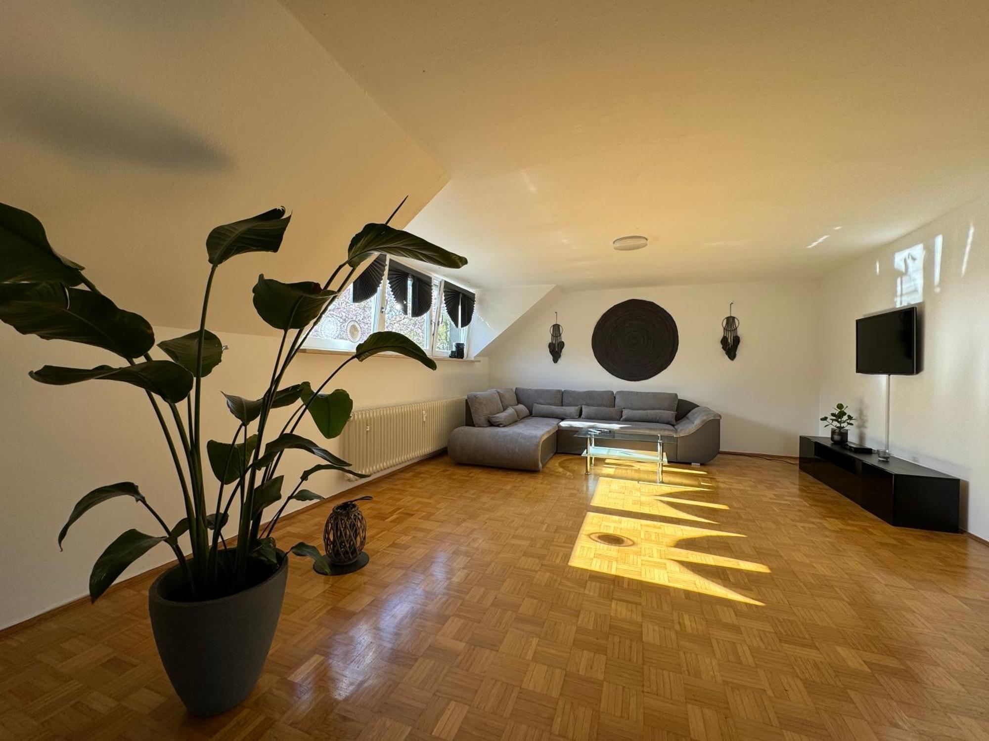 Apartamento Fewo Boho 110 Qm Mit Bergblick 3 Min Bahnhof Laufen Exterior foto